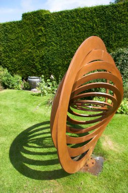 Seraları olan botanik parkının güzel manzarası.