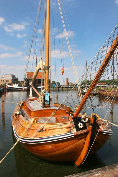 Die Holzboote Auf Den Kanälen Den Niederlanden — Stockfoto