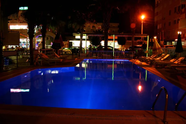 Piscină Hotel Timp Noapte — Fotografie, imagine de stoc