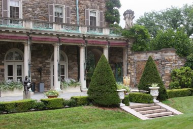 Bahçeli güzel Rockefeller malikanesi 