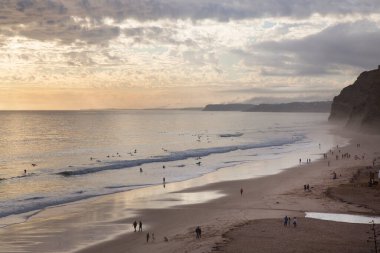 Sahilde güzel bir gün batımı