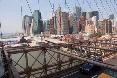 Brooklyn Köprüsü üzerinde yol, New York