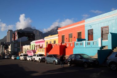 Capetown 'un tipik bir turistik bölgesindeki eski ve tarihi bo-kaap şehir merkezi.