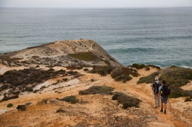 Güzel kayalık deniz manzarası