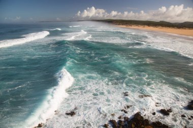 Deniz kıyısının güzel manzarası