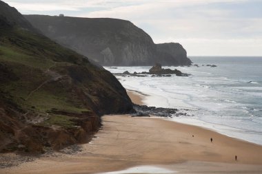 Güzel kayalık deniz manzarası