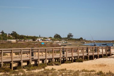 Praia do Barril, Portekiz 'in Tavira bölgesindeki en iyi plajlardan biridir. 
