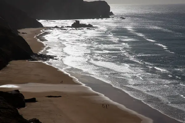 Güzel kayalık deniz manzarası