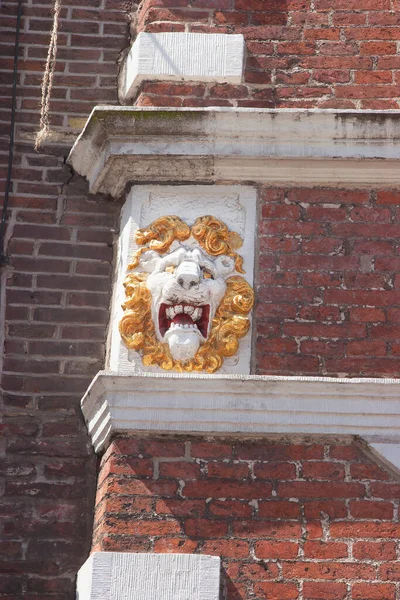 Detalhe Fachada Igreja Com Leeuw Gevelsteen — Fotografia de Stock