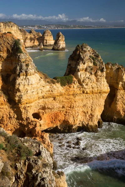 Güzel kayalık deniz manzarası