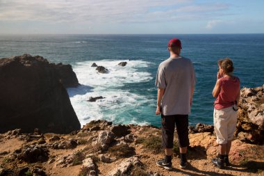 denize bakarak Çift