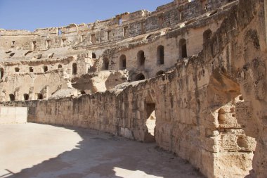 Turist manzarası, kasabanın eski kalıntıları.