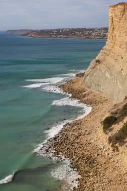 Güzel kayalık deniz manzarası