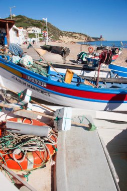 Sahilde balıkçı tekneleri