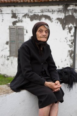 Akdeniz 'de kıdemli bir kadın