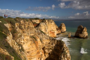 Güzel kayalık deniz manzarası