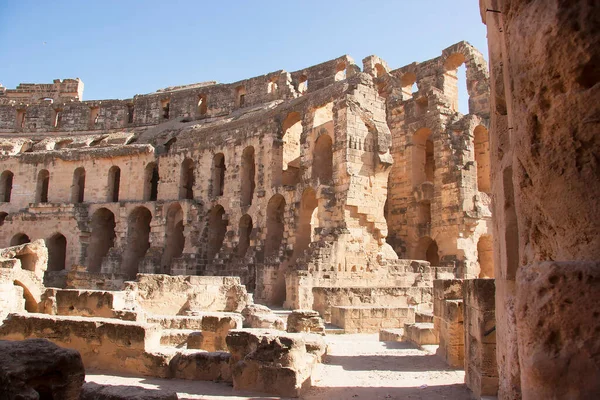 Turist manzarası, kasabanın eski kalıntıları.