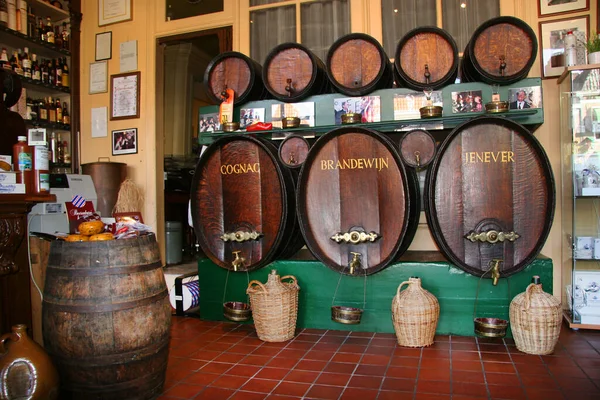 Tonneaux Vin Dans Une Rangée — Photo