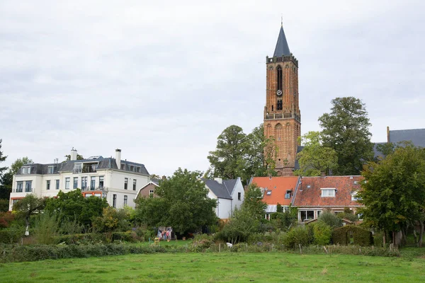 Güzel kilise binasının manzarası.