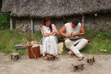  Antik kültür festivali, orta çağ yaşamı, orta çağda nasıl yaşandığını gösteren kostümlü insanlar.
