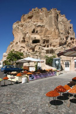 Uhisar, Nevehir ilinin Kapadokya ilçesine bağlı bir köydür..