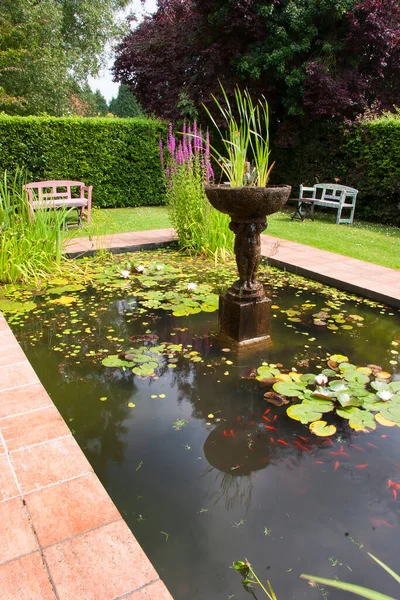 Schöner Anwesen Garten Blick — Stockfoto