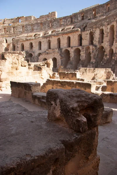Turist manzarası, kasabanın eski kalıntıları.