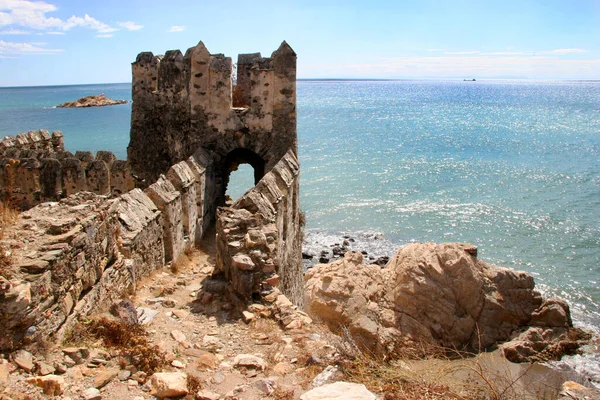 Medieval Crusaders Castle Ruins Built Roman Fundaments Coastal Rocks Next — Stock Photo, Image