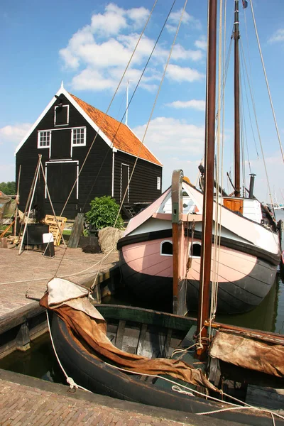 Die Holzboote Auf Den Kanälen Den Niederlanden — Stockfoto