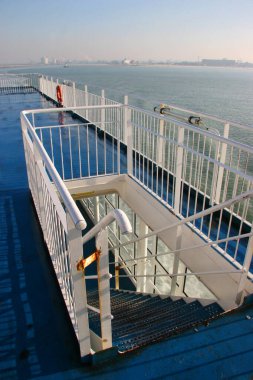 Dover ve Calais arasındaki feribotlar tarafından işletilen Canterbury Feribotunun görüntüsü.