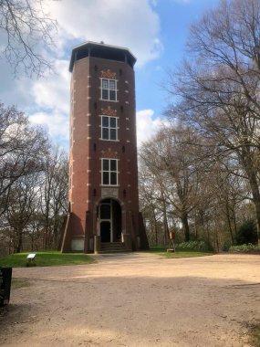 Hollanda 'da gündüz vakti Lunteren şehrinin mimarisi