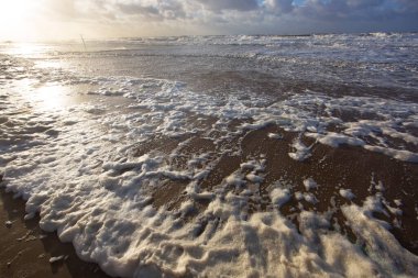 Fırtınalı denizin manzarası