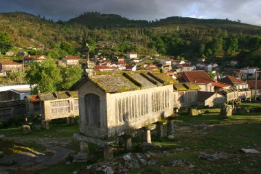 Antika hasat siloları veya kemirgensiz taş ayaklıklarda buğday ambarları