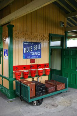 Tren istasyonundaki park yerinde.