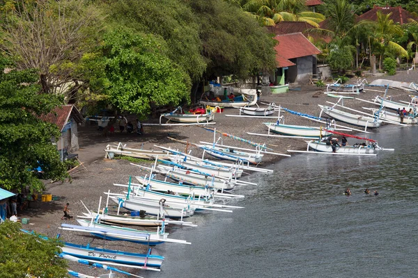 Blick Auf Boote Die Sonnenlicht Seeufer Festmachen Batur Lake Indonesien — Stockfoto