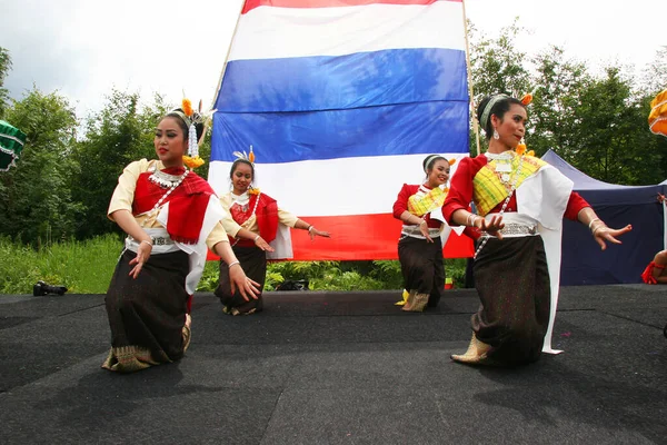 Mulher Dançando Dança Tailandesa Tradicional — Fotografia de Stock