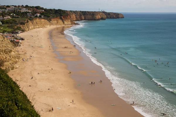 Güzel kayalık deniz manzarası
