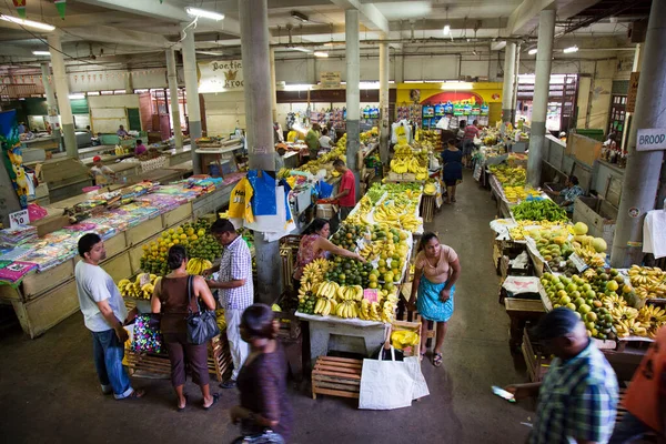 Personas Las Salas Del Mercado Central — Foto de Stock