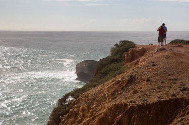 Güzel kayalık deniz kıyıları