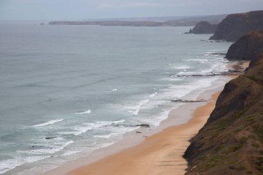 Deniz kıyısının güzel manzarası