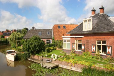 Hollanda 'daki tipik kanallar.