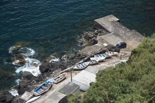 Vue Sur Mer Côte Rocheuse Avec Nombreux Bateaux — Photo