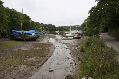 Sahilde balıkçı tekneleri