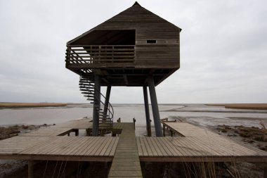 Denizde ahşap iskele