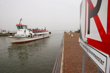 Limandaki güzel gemi manzarası