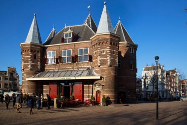 Malların doğru boyutunu (denge veya ölçeğini) ölçmek için tarihi hükümet binası