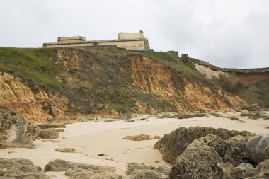 Pessegueiro Kalesi, Portekiz 'in güneyindeki Alentejo eyaletinin Sines belediyesinin Porto Covo ilçesine bağlı bir kaledir. 