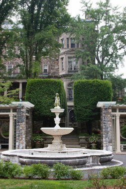 Bahçeli güzel Rockefeller malikanesi 