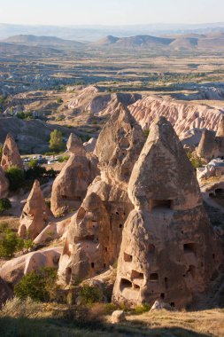 Kapadokya Türkiye 'nin ünlü antik kaya evleri
