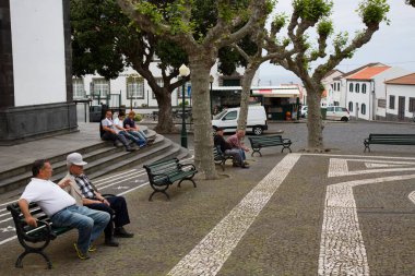 Akdeniz şehrinde güzel bir meydan 